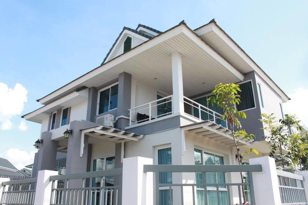 P Villa Buriram Luaran gambar